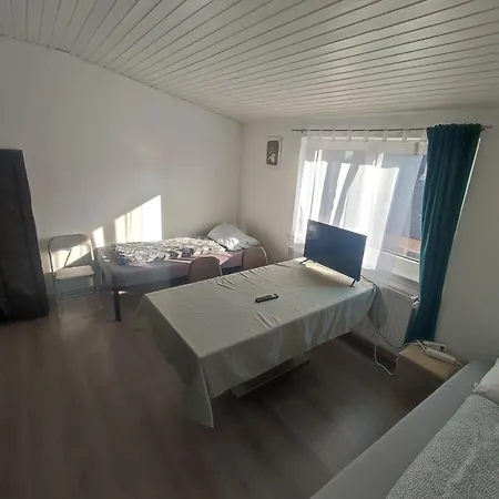 Διαμέρισμα Big, Cozy And 24 H Check In Βιζμπάντεν